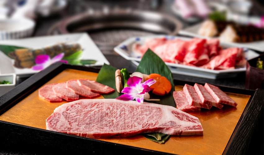 春のお得な特別プラン(特選)　　上焼肉とすき焼き両方とオマール海老も食べ放題と飲み放題(120分）